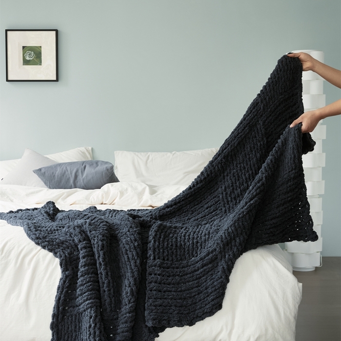 91家纺网 家纺一手货源 找家纺 暖绵绵 2025新款雪尼尔毛毯-比格（大格子） 比格-深灰