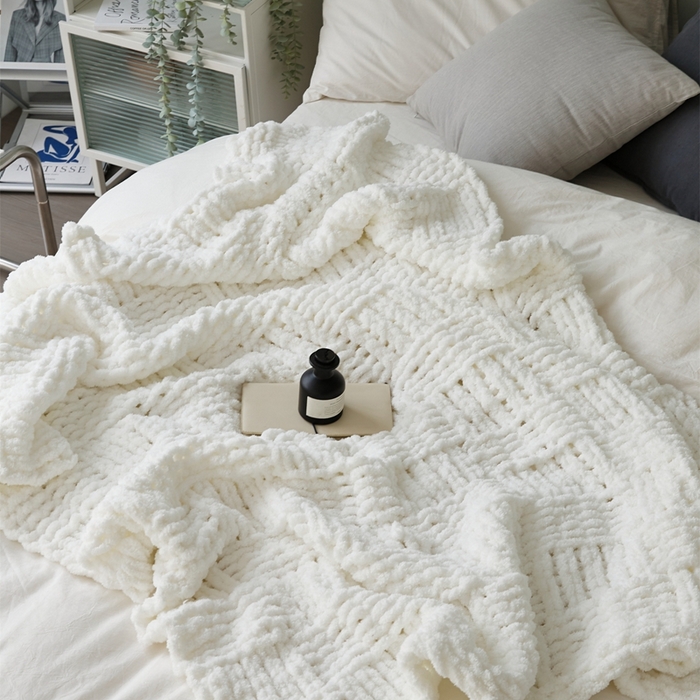 91家纺网 家纺一手货源 找家纺 暖绵绵 2025新款雪尼尔毛毯-思摩尔（小格子） 思摩尔-白色