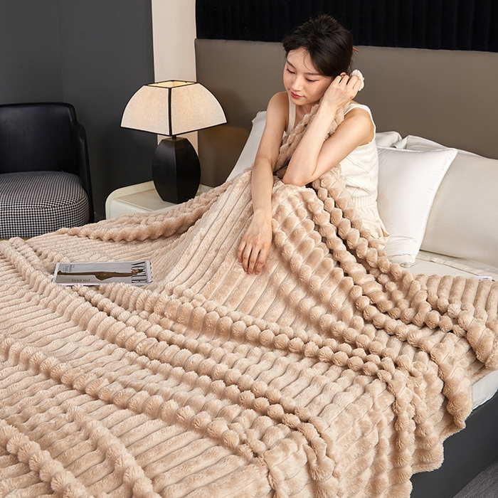 91家纺网 家纺一手货源 找家纺 （总）美梦莱 2024新款大泡泡抽条双面兔毛绒毯子家用毯午睡盖毯