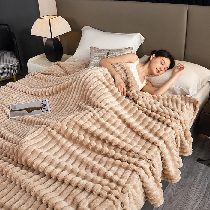 91家纺网 家纺一手货源 找家纺 （总）美梦莱 2024新款大泡泡抽条双面兔毛绒毯子家用毯午睡盖毯