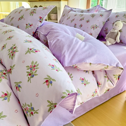 91家纺网 家纺一手货源 找家纺 正莱欣 2025新品加厚生态棉磨毛四件套高克重植物羊绒床单款床笠款四件套大量现货 花舞芳菲