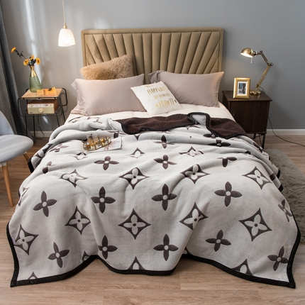 91家纺网 家纺一手货源 找家纺 （总）美梦莱 2022新款法莱绒羊羔绒剪花复合毛毯毯子盖毯（支持一件代发）