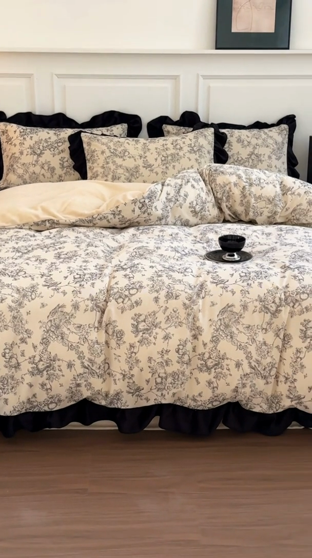 91家纺网 家纺一手货源 找家纺 宅家居 2024秋冬爆款轻法式小香风灯芯绒提花立体韩版花边牛奶绒四件套 喜鹊