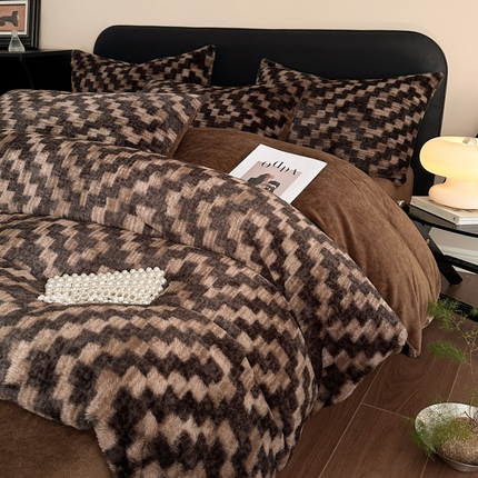 91家纺网 家纺一手货源 找家纺 丝印良品 2024秋冬新款丹麦兔毛绒牛奶绒四件套棋盘格