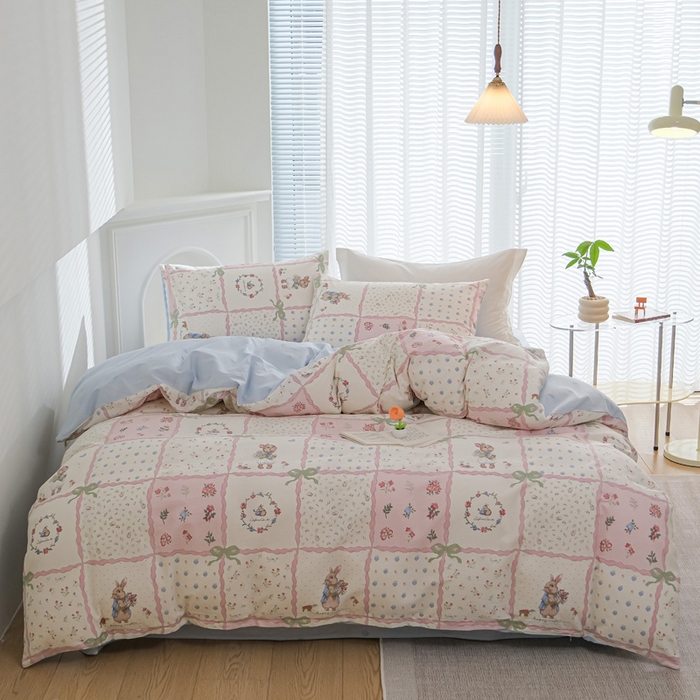 91家纺网 家纺一手货源 找家纺 布可家纺 2025新款水洗棉印花四件套 粉格子兔