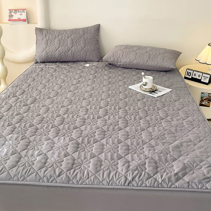 91家纺网 家纺一手货源 找家纺 维娜斯 2024新款防水夹棉床笠 四叶草浅灰