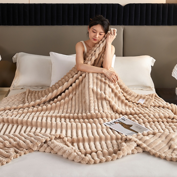 91家纺网 家纺一手货源 找家纺 （总）美梦莱 2024新款大泡泡抽条双面兔毛绒毯子家用毯午睡盖毯