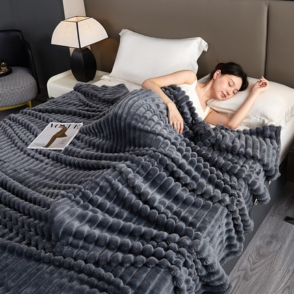 91家纺网 家纺一手货源 找家纺 （总）美梦莱 2024新款大泡泡抽条双面兔毛绒毯子家用毯午睡盖毯