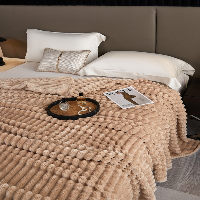 91家纺网 家纺一手货源 找家纺 （总）美梦莱 2024新款大泡泡抽条双面兔毛绒毯子家用毯午睡盖毯