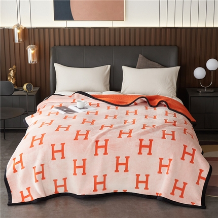 91家纺网 家纺一手货源 找家纺 （总）美梦莱 2022新款法莱绒羊羔绒剪花复合毛毯毯子盖毯（支持一件代发）