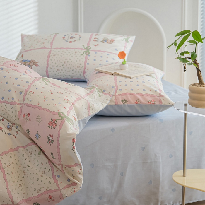 91家纺网 家纺一手货源 找家纺 布可家纺 2025新款水洗棉印花四件套 粉格子兔