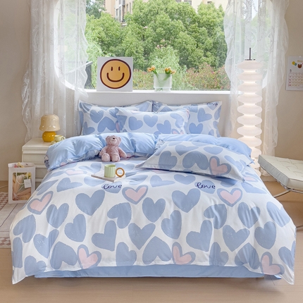 91家纺网 家纺一手货源 找家纺 布可家纺 2025新款水洗棉印花四件套 撞色爱心