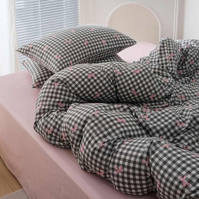 91家纺网 家纺一手货源 找家纺 布可家纺 2025新款水洗棉印花四件套 灰格蝴蝶结