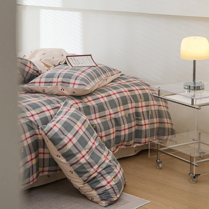 91家纺网 家纺一手货源 找家纺 布可家纺 2025新款水洗棉印花四件套 蓝格樱桃