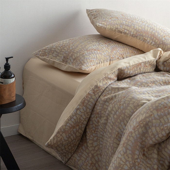 91家纺网 家纺一手货源 找家纺 2024新款纯棉50支大提花全棉人字纹提花床单被套枕套1.8床笠双人床单1.5笠加大220×240被套民宿小众四件套 烂漫烟花  金