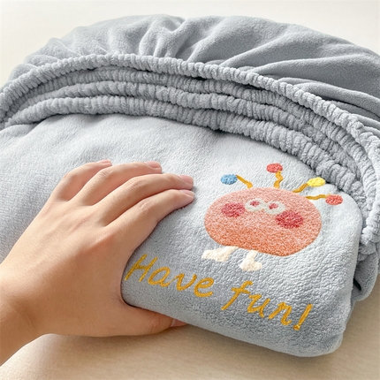 91家纺网 家纺一手货源 找家纺 （总）布卢姆床垫 2025新款A类牛奶绒毛巾绣床笠