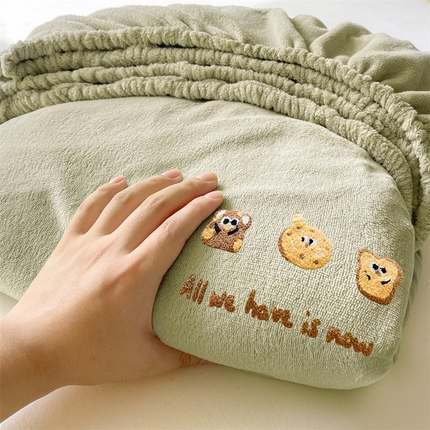 91家纺网 家纺一手货源 找家纺 （总）布卢姆床垫 2025新款A类牛奶绒毛巾绣床笠