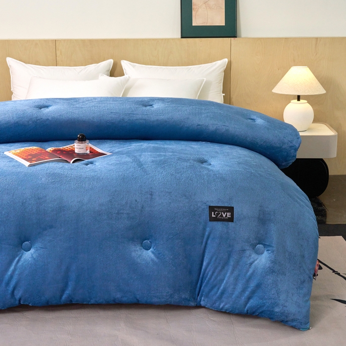 91家纺网 家纺一手货源 找家纺 侨鑫 2024新款A类牛奶绒羽丝棉加厚冬被 被子被芯 星辰蓝