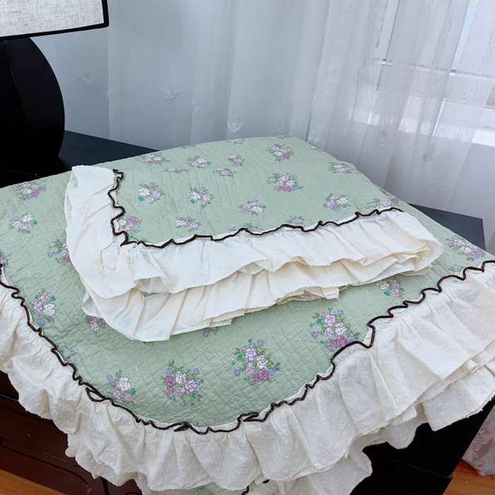 91家纺网 家纺一手货源 找家纺 暖居 2024新款韩系高温砂洗棉花泡泡花边款床盖三件套绗缝加棉防滑床单 栀柔