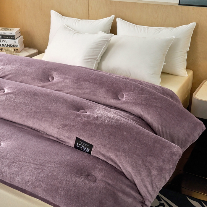 91家纺网 家纺一手货源 找家纺 侨鑫 2024新款A类牛奶绒羽丝棉加厚冬被 被子被芯 黛紫