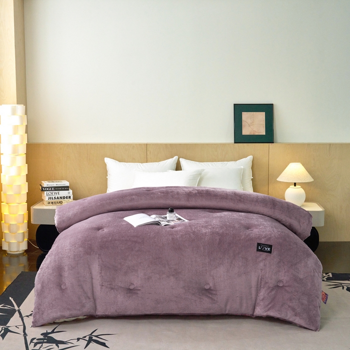 91家纺网 家纺一手货源 找家纺 侨鑫 2024新款A类牛奶绒羽丝棉加厚冬被 被子被芯 黛紫