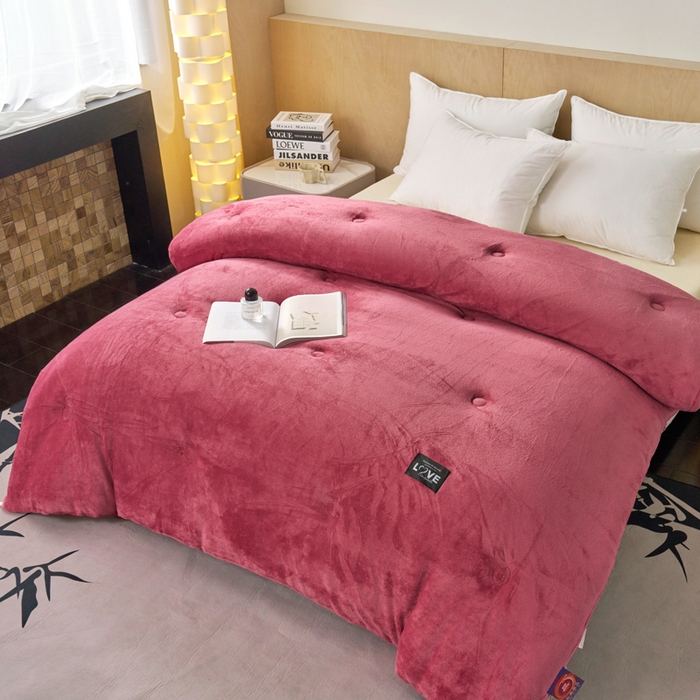 91家纺网 家纺一手货源 找家纺 侨鑫 2024新款A类牛奶绒羽丝棉加厚冬被 被子被芯 豆沙粉