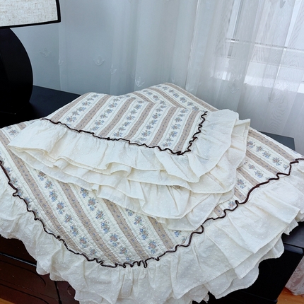 暖居 2024新款韩系高温砂洗棉花泡泡花边款床盖三件套绗缝加棉防滑床单 茶园