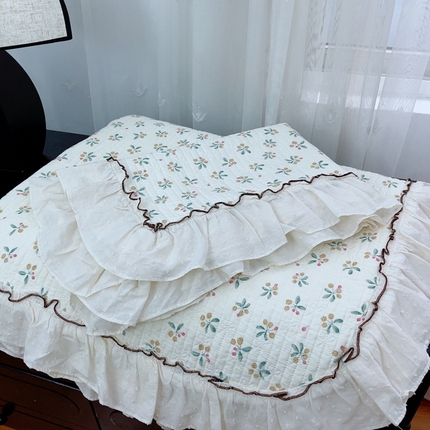 91家纺网 家纺一手货源 找家纺 （总）暖居 2025新款韩系高温砂洗棉花泡泡花边款床盖三件套绗缝加棉防滑床单