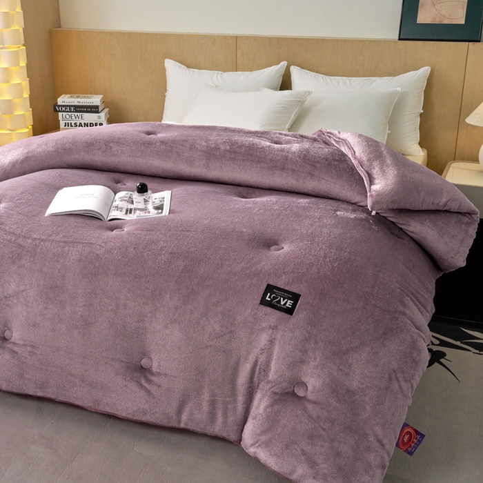 91家纺网 家纺一手货源 找家纺 侨鑫 2024新款A类牛奶绒羽丝棉加厚冬被 被子被芯 黛紫