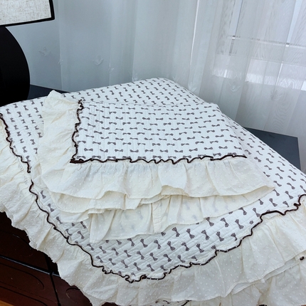 91家纺网 家纺一手货源 找家纺 （总）暖居 2025新款韩系高温砂洗棉花泡泡花边款床盖三件套绗缝加棉防滑床单