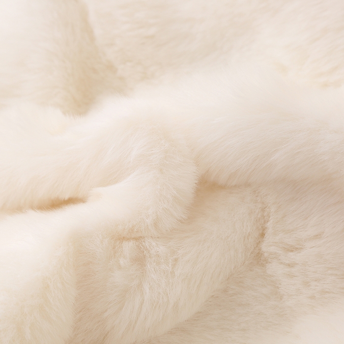 91家纺网 家纺一手货源 找家纺 琪宝阁 2024新款A兔毛绒B面宝宝绒美 容床罩套件-云朵 米白