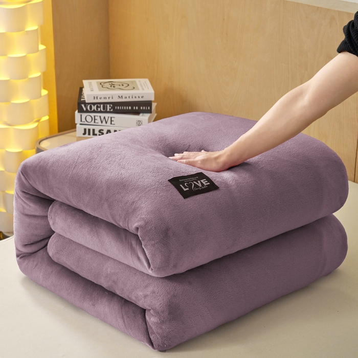91家纺网 家纺一手货源 找家纺 侨鑫 2024新款A类牛奶绒羽丝棉加厚冬被 被子被芯 黛紫