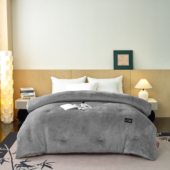 91家纺网 家纺一手货源 找家纺 侨鑫 2024新款A类牛奶绒羽丝棉加厚冬被 被子被芯 气质灰