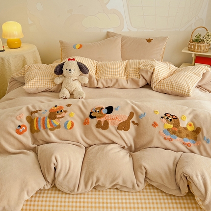 91家纺网 家纺一手货源 找家纺 （总）乐童家纺 2024新款高克重牛奶绒小清新印＋绣系列四件套