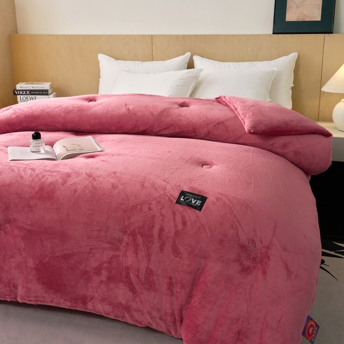 91家纺网 家纺一手货源 找家纺 侨鑫 2024新款A类牛奶绒羽丝棉加厚冬被 被子被芯 豆沙粉