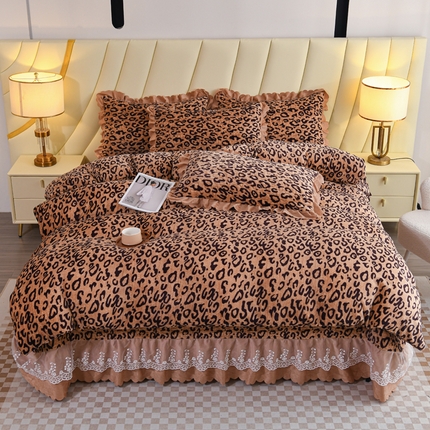 雅眠居 2025新款直播爆款牛奶绒印花床盖四件套双层蕾丝花边床裙单件三件套豹纹咖