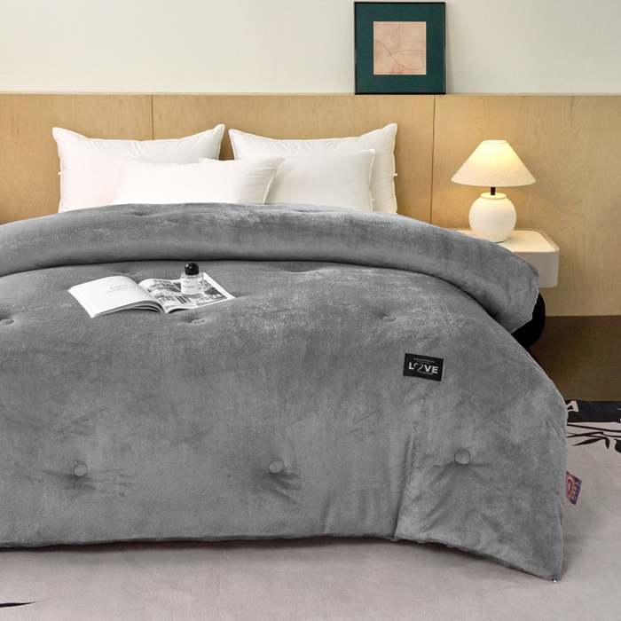 91家纺网 家纺一手货源 找家纺 侨鑫 2024新款A类牛奶绒羽丝棉加厚冬被 被子被芯 气质灰