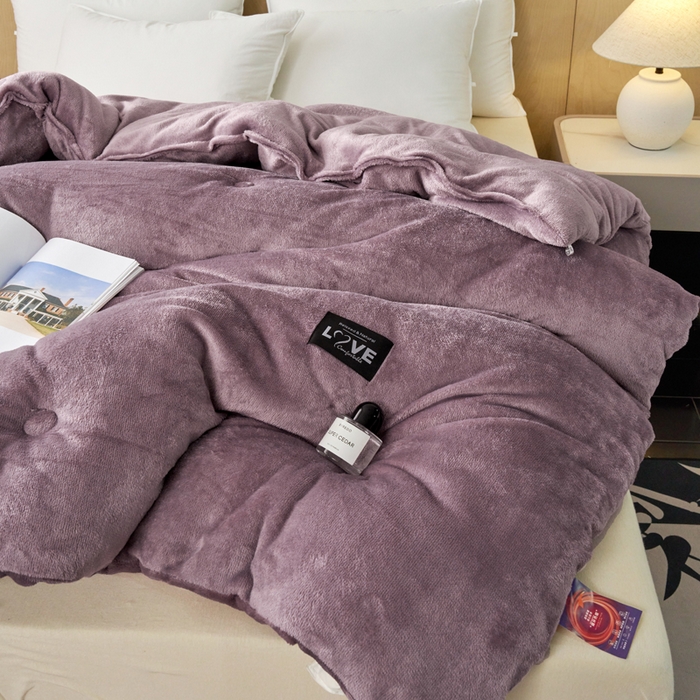 91家纺网 家纺一手货源 找家纺 侨鑫 2024新款A类牛奶绒羽丝棉加厚冬被 被子被芯 黛紫