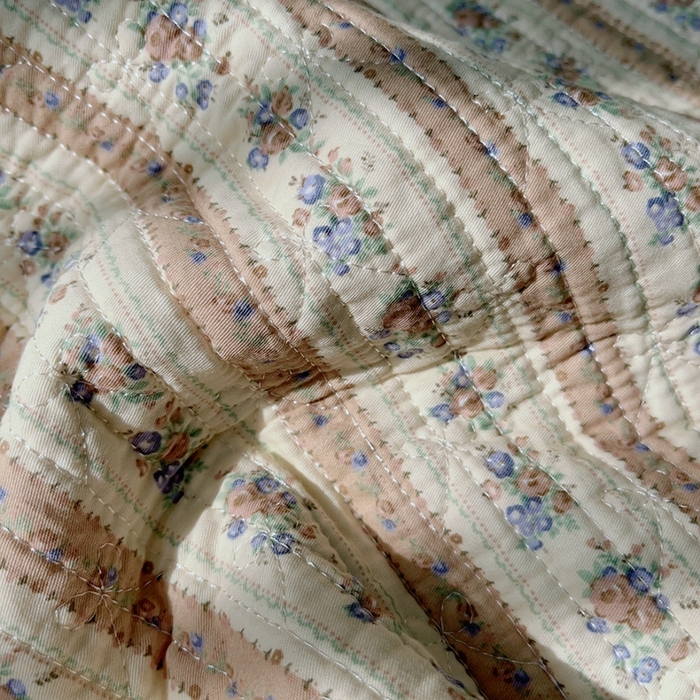 91家纺网 家纺一手货源 找家纺 暖居 2024新款韩系高温砂洗棉花泡泡花边款床盖三件套绗缝加棉防滑床单 茶园