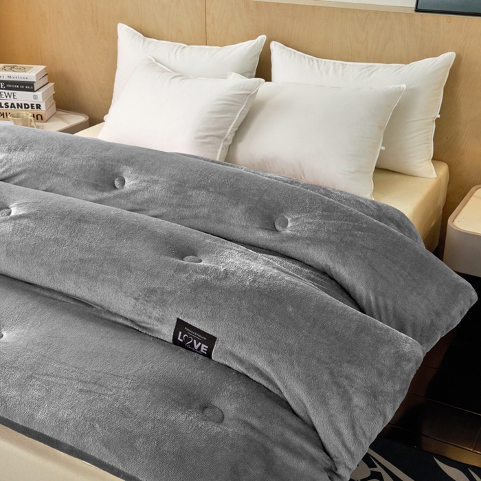 91家纺网 家纺一手货源 找家纺 侨鑫 2024新款A类牛奶绒羽丝棉加厚冬被 被子被芯 气质灰