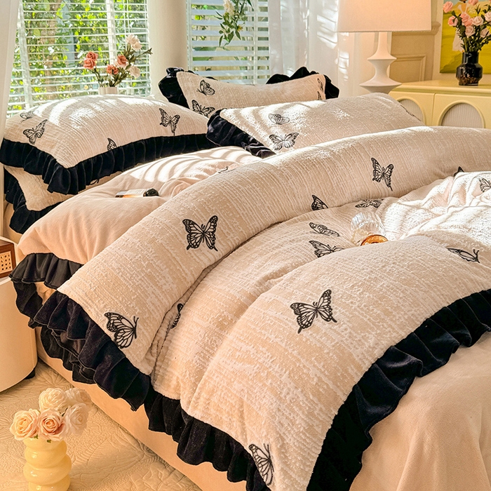 91家纺网 家纺一手货源 找家纺 大麦家纺 2024新款高克重牛奶绒雕花四件套 蝴蝶