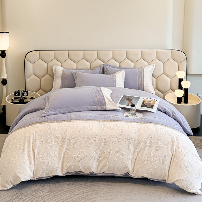 91家纺网 家纺一手货源 找家纺 宅家居 2024新款雕花拼接刺绣全消光A类高克重牛奶绒四件套-蝶之舞系列 蝶之舞-浅紫