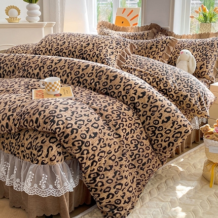 91家纺网 家纺一手货源 找家纺 （总）提花大世界 2025直播爆款高克重牛奶绒印花夹棉蕾丝花边床盖床裙单件三件四件套