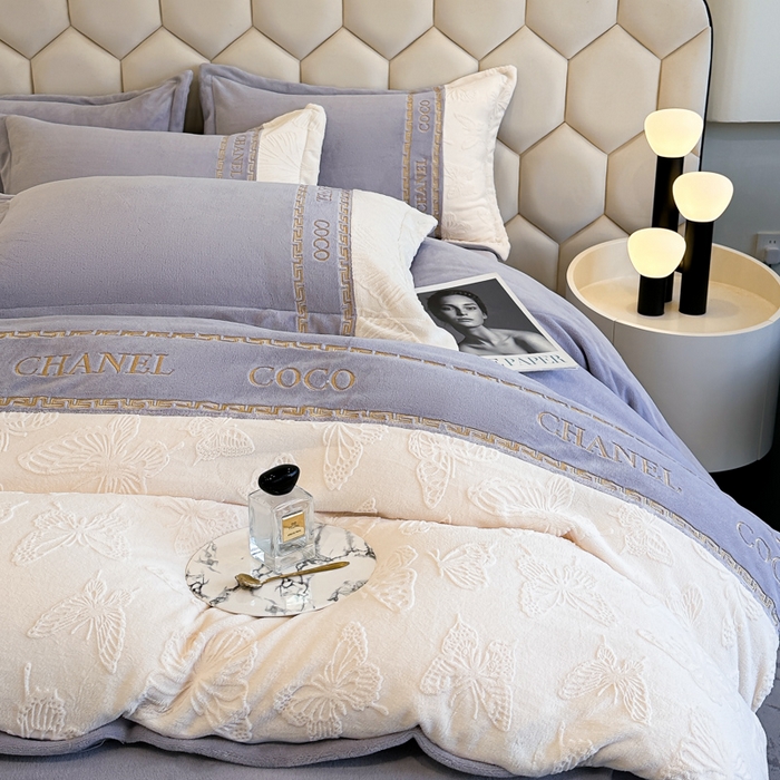 91家纺网 家纺一手货源 找家纺 宅家居 2024新款雕花拼接刺绣全消光A类高克重牛奶绒四件套-蝶之舞系列 蝶之舞-浅紫