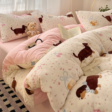 91家纺网 家纺一手货源 找家纺 如一 2024新款A类高克重印花牛奶绒四件套 俏皮狗