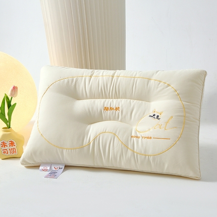91家纺网 家纺一手货源 找家纺 （总）云熙枕业 2024新款秋冬新品特价暖绒绣花猫肚枕头芯