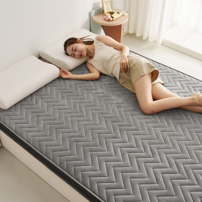 91家纺网 家纺一手货源 找家纺 锦丝钰床垫 2025新款牛奶绒乳胶记忆棉立体床垫 灰