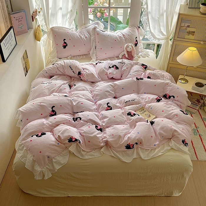 91家纺网 家纺一手货源 找家纺 阿曼达 2024新款ins博主风法式南法风浪漫系列花边款印花水洗m四件套 南法风-粉猫咪