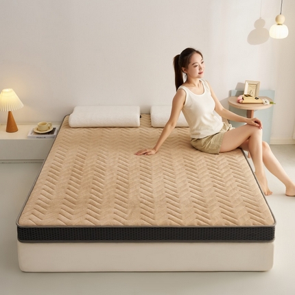 91家纺网 家纺一手货源 找家纺 锦丝钰床垫 2025新款牛奶绒乳胶记忆棉立体床垫 奶咖