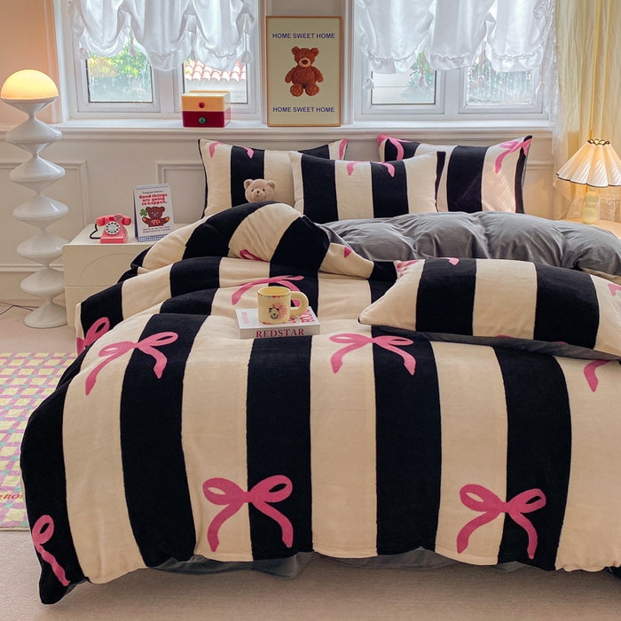 91家纺网 家纺一手货源 找家纺 利禾家纺 2025新款小清新双面牛奶绒印花四件套 蝶舞